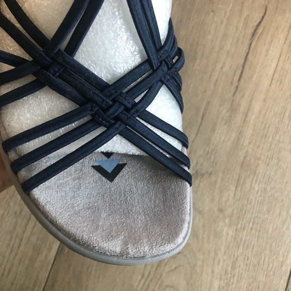 skechers reggae slim spliced